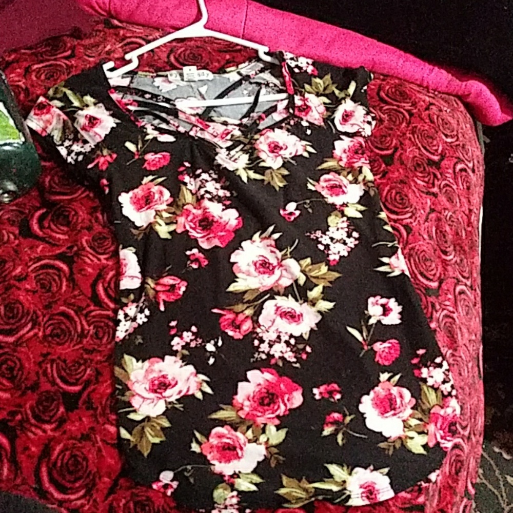 Cute shirt black
